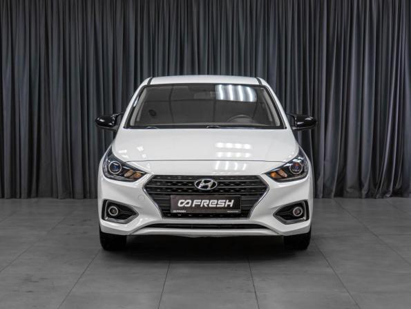 Hyundai Solaris II с пробегом 2017 года, цена 1 349 000 рублей, 140589 км, седан, Автокод Объявления