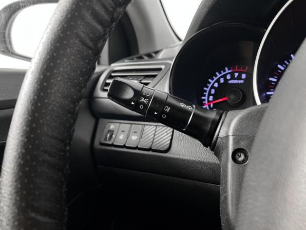 Kia Rio III Рестайлинг с пробегом 2017 года, цена 929 900 рублей, 178621 км, хэтчбек, Автокод Объявления