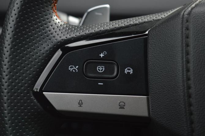 Changan UNI-V I с пробегом 2024 года, цена 2 319 000 рублей, 14000 км, лифтбек, Автокод Объявления