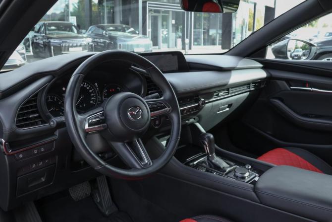 Mazda 3 IV (BP) с пробегом 2019 года, цена 2 230 000 рублей, 47617 км, хэтчбек, Автокод Объявления