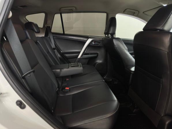 Toyota RAV4 IV (XA40) Рестайлинг с пробегом 2016 года, цена 2 270 000 рублей, 121688 км, внедорожник, Автокод Объявления