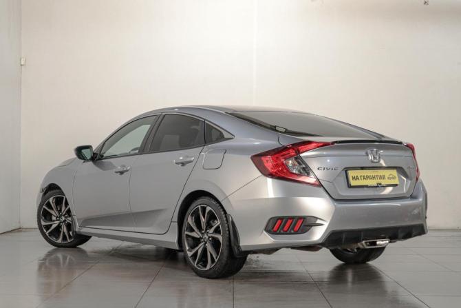 Honda Civic X с пробегом 2020 года, цена 1 679 000 рублей, 147000 км, седан, Автокод Объявления