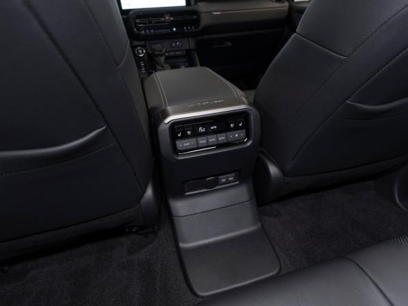 Toyota Land Cruiser Prado 250 Series с пробегом 2026 года, цена 12 800 000 рублей, 30 км, внедорожник, Автокод Объявления
