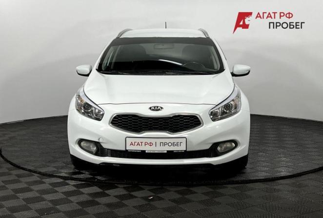 Kia Ceed II с пробегом 2014 года, цена 990 000 рублей, 205442 км, универсал, Автокод Объявления