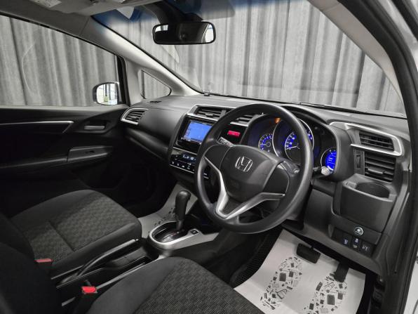 Honda Fit III с пробегом 2016 года, цена 879 000 рублей, 149600 км, хэтчбек, Автокод Объявления