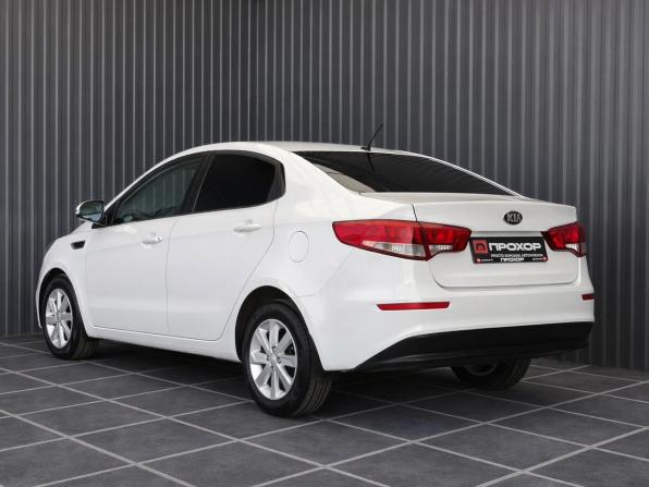 Kia Rio III Рестайлинг с пробегом 2016 года, цена 977 000 рублей, 175950 км, седан, Автокод Объявления