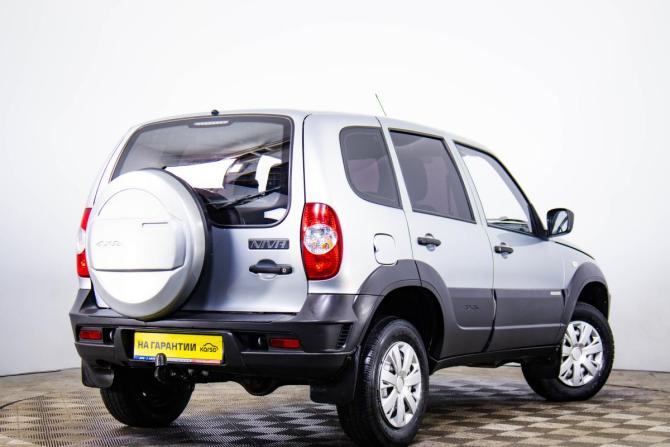 Chevrolet Niva I Рестайлинг с пробегом 2015 года, цена 559 000 рублей, 84087 км, внедорожник, Автокод Объявления