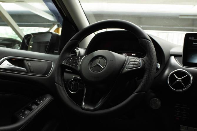 Mercedes-Benz B-Класс II (W246) Рестайлинг с пробегом 2016 года, цена 1 349 000 рублей, 115940 км, хэтчбек, Автокод Объявления