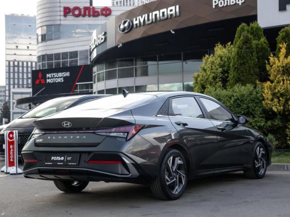 Hyundai Elantra VII (CN7) Рестайлинг с пробегом 2024 года, цена 2 133 000 рублей, 23247 км, седан, Автокод Объявления
