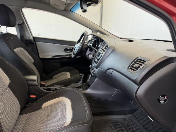 Kia Ceed II с пробегом 2013 года, цена 1 060 000 рублей, 205000 км, универсал, Автокод Объявления