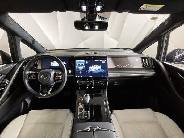 GAC M8 с пробегом 2023 года, цена 4 150 000 рублей, 45326 км, минивэн, Автокод Объявления