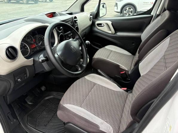 Peugeot Partner II Рестайлинг с пробегом 2013 года, цена 630 000 рублей, 250000 км, минивэн, Автокод Объявления