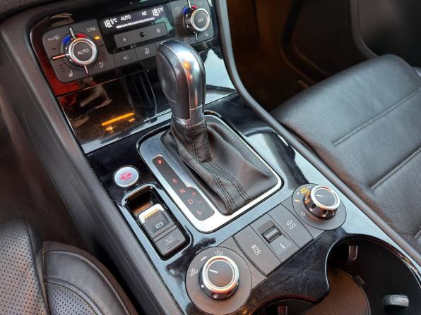 Volkswagen Touareg II с пробегом 2012 года, цена 2 325 000 рублей, 92000 км, внедорожник, Автокод Объявления