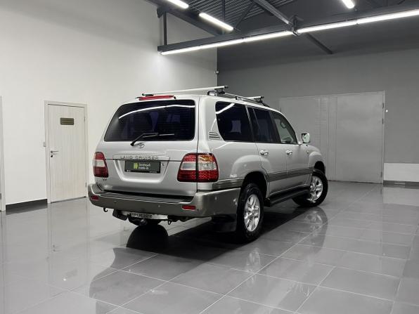 Toyota Land Cruiser 100 Series Рестайлинг 2 с пробегом 2005 года, цена 2 490 000 рублей, 351423 км, внедорожник, Автокод Объявления