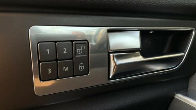Land Rover Discovery IV с пробегом 2013 года, цена 2 270 000 рублей, 180811 км, внедорожник, Автокод Объявления
