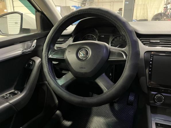 Skoda Octavia III (A7) с пробегом 2015 года, цена 799 000 рублей, 256022 км, лифтбек, Автокод Объявления