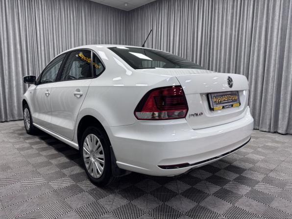 Volkswagen Polo V Рестайлинг с пробегом 2016 года, цена 1 049 000 рублей, 92211 км, седан, Автокод Объявления
