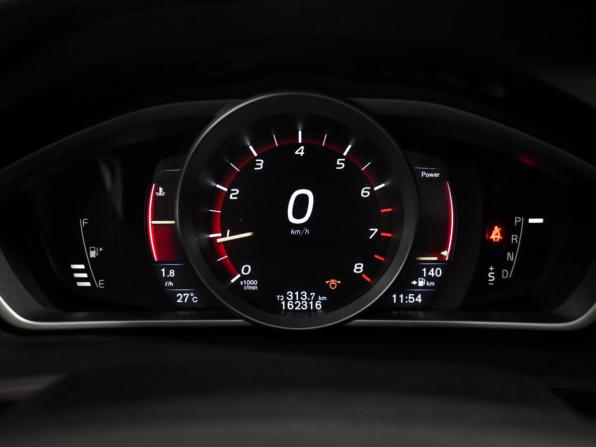 Volvo V40 Cross Country I Рестайлинг с пробегом 2016 года, цена 1 329 000 рублей, 162313 км, хэтчбек, Автокод Объявления