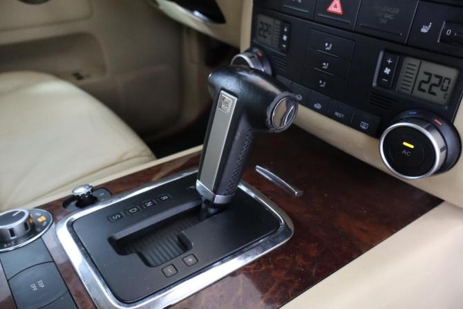 Volkswagen Touareg I Рестайлинг с пробегом 2008 года, цена 899 000 рублей, 366000 км, внедорожник, Автокод Объявления