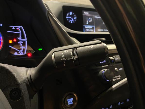 Lexus ES VII с пробегом 2019 года, цена 3 750 000 рублей, 123462 км, седан, Автокод Объявления