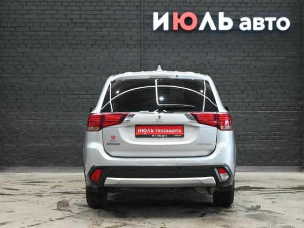 Mitsubishi Outlander III Рестайлинг 2 с пробегом 2017 года, цена 1 930 000 рублей, 89185 км, внедорожник, Автокод Объявления