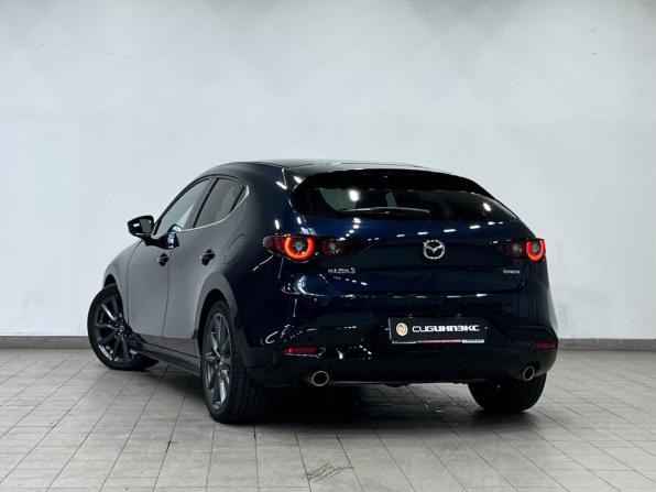 Mazda 3 IV (BP) с пробегом 2022 года, цена 1 935 000 рублей, 32165 км, хэтчбек, Автокод Объявления