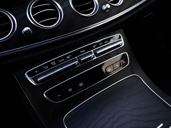 Mercedes-Benz E-Класс V (W213 S213 C238) Рестайлинг с пробегом 2020 года, цена 3 749 000 рублей, 144882 км, седан, Автокод Объявления