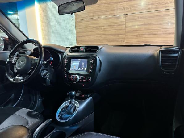 Kia Soul II Рестайлинг с пробегом 2017 года, цена 1 499 990 рублей, 72474 км, хэтчбек, Автокод Объявления