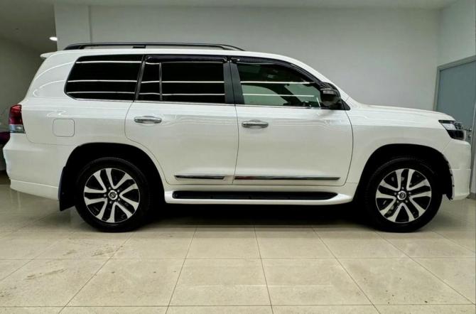 Toyota Land Cruiser 200 Series Рестайлинг 2 с пробегом 2019 года, цена 8 450 000 рублей, 134000 км, внедорожник, Автокод Объявления