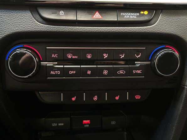 Kia Ceed III Рестайлинг с пробегом 2022 года, цена 2 149 000 рублей, 90625 км, универсал, Автокод Объявления