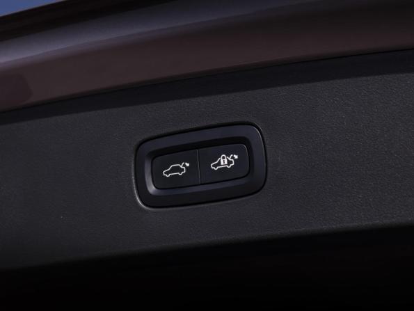 Lynk &amp; Co 06 I с пробегом 2023 года, цена 2 099 000 рублей, 3300 км, внедорожник, Автокод Объявления