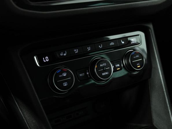 Volkswagen Tiguan II с пробегом 2019 года, цена 2 594 700 рублей, 88288 км, внедорожник, Автокод Объявления