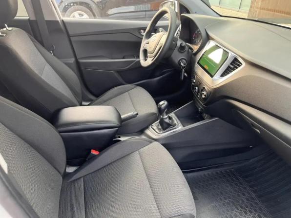 Hyundai Solaris II с пробегом 2017 года, цена 995 000 рублей, 152247 км, седан, Автокод Объявления