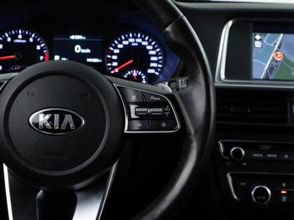 Kia Optima IV Рестайлинг с пробегом 2018 года, цена 1 798 055 рублей, 141383 км, седан, Автокод Объявления