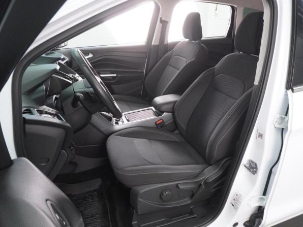 Ford Kuga II Рестайлинг с пробегом 2017 года, цена 1 729 000 рублей, 110020 км, внедорожник, Автокод Объявления