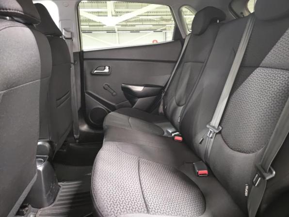Kia Rio III Рестайлинг с пробегом 2015 года, цена 899 000 рублей, 63549 км, хэтчбек, Автокод Объявления