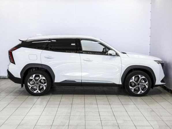 Geely Atlas II с пробегом 2024 года, цена 3 249 500 рублей, 16749 км, внедорожник, Автокод Объявления