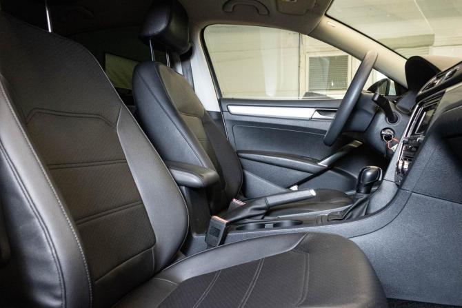 Volkswagen Passat (North America and China) I Рестайлинг с пробегом 2016 года, цена 1 419 000 рублей, 147660 км, седан, Автокод Объявления