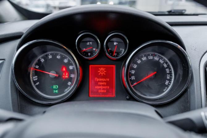 Opel Astra J Рестайлинг с пробегом 2011 года, цена 710 000 рублей, 180000 км, хэтчбек, Автокод Объявления