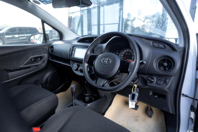 Toyota Vitz III (XP130) Рестайлинг 2 с пробегом 2019 года, цена 899 000 рублей, 86620 км, хэтчбек, Автокод Объявления