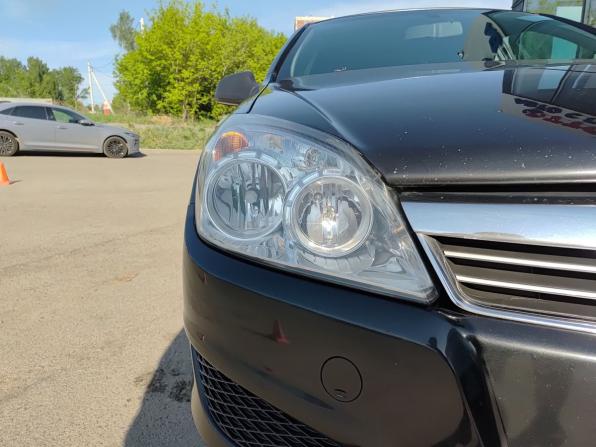 Opel Astra H Рестайлинг с пробегом 2012 года, цена 465 500 рублей, 147111 км, седан, Автокод Объявления