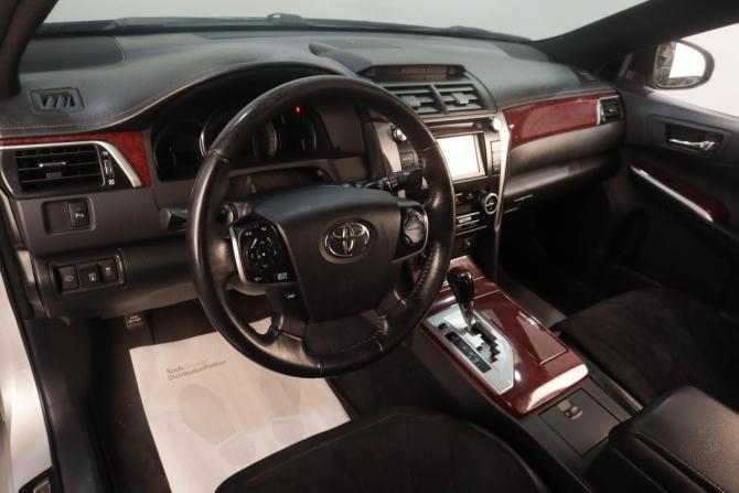 Toyota Camry VII (XV50) Рестайлинг с пробегом 2014 года, цена 1 439 000 рублей, 212300 км, седан, Автокод Объявления