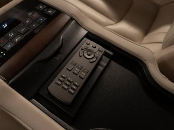 Lexus LX III Рестайлинг 2 с пробегом 2016 года, цена 6 400 000 рублей, 173896 км, внедорожник, Автокод Объявления