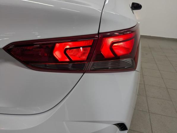 Hyundai Solaris II Рестайлинг с пробегом 2021 года, цена 1 440 000 рублей, 83670 км, седан, Автокод Объявления