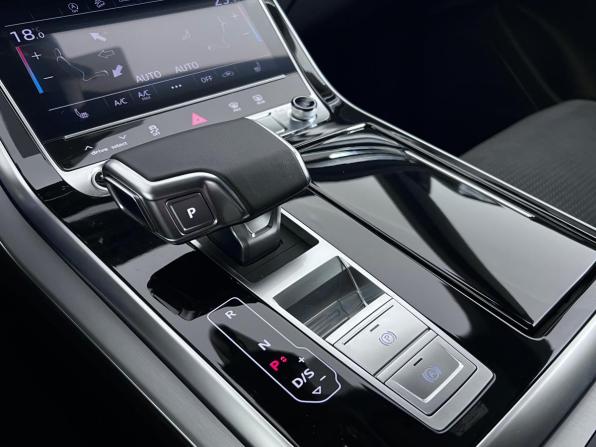 Audi Q8 I (4M) Рестайлинг с пробегом 2024 года, цена 12 350 000 рублей, 50 км, внедорожник, Автокод Объявления