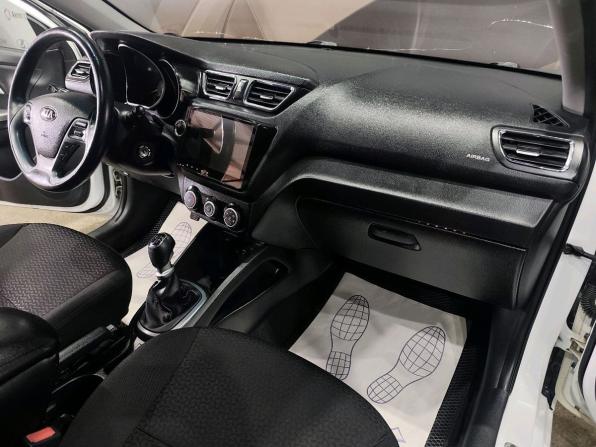 Kia Rio III Рестайлинг с пробегом 2016 года, цена 999 000 рублей, 121143 км, седан, Автокод Объявления