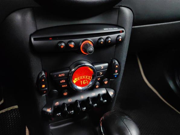 Mini Clubman I Рестайлинг с пробегом 2011 года, цена 695 000 рублей, 168041 км, хэтчбек, Автокод Объявления