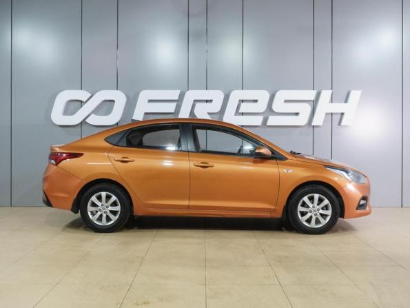 Hyundai Solaris II с пробегом 2017 года, цена 1 279 000 рублей, 182518 км, седан, Автокод Объявления