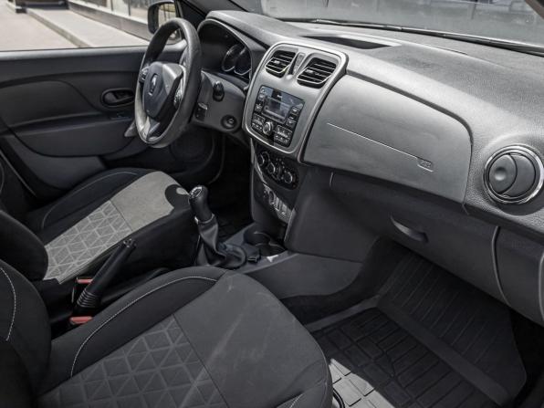 Renault Sandero II с пробегом 2018 года, цена 889 000 рублей, 141170 км, хэтчбек, Автокод Объявления