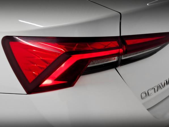 Skoda Octavia IV (A8) с пробегом 2021 года, цена 2 410 000 рублей, 39440 км, лифтбек, Автокод Объявления